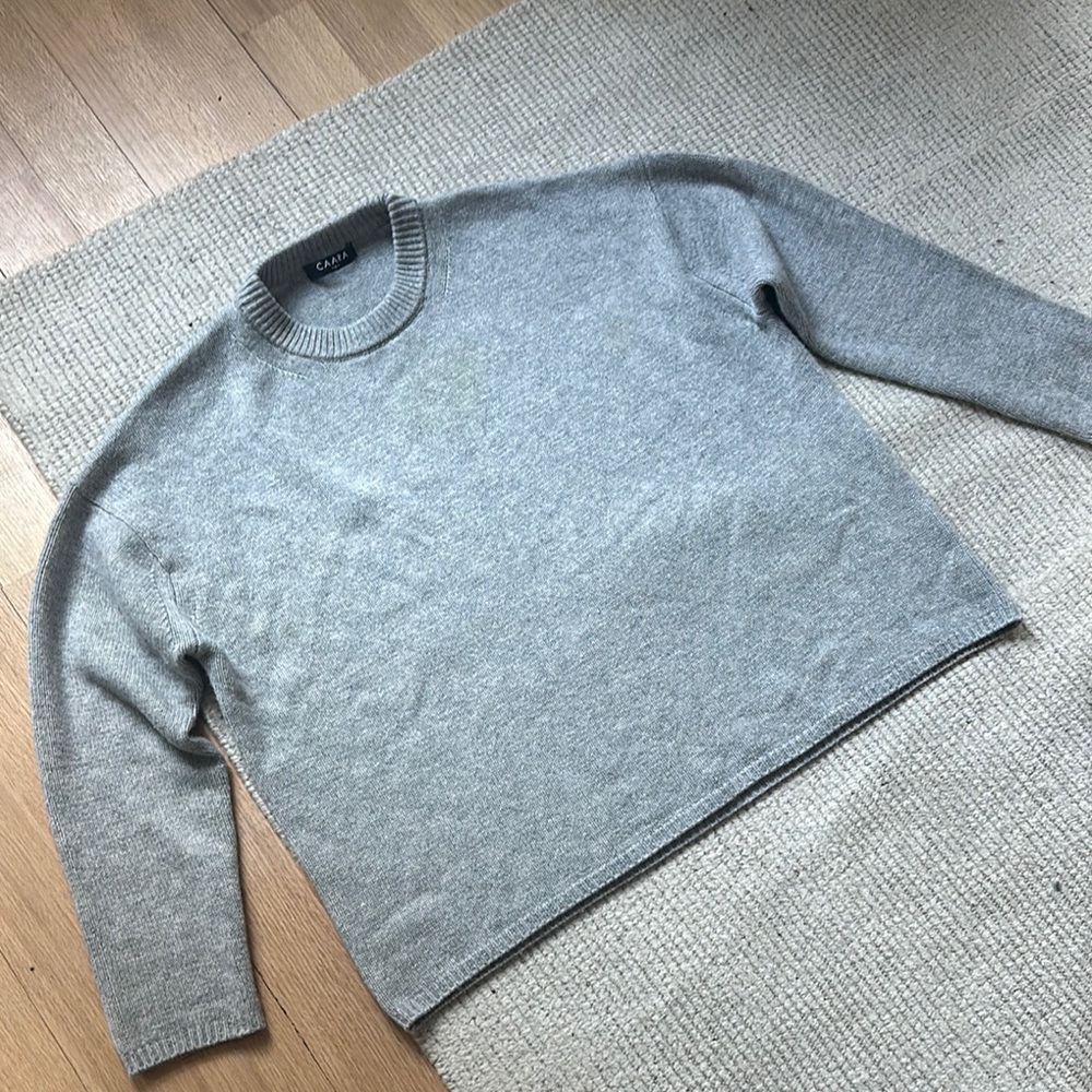 Few Moda Gray Crew Neck Sweater size M